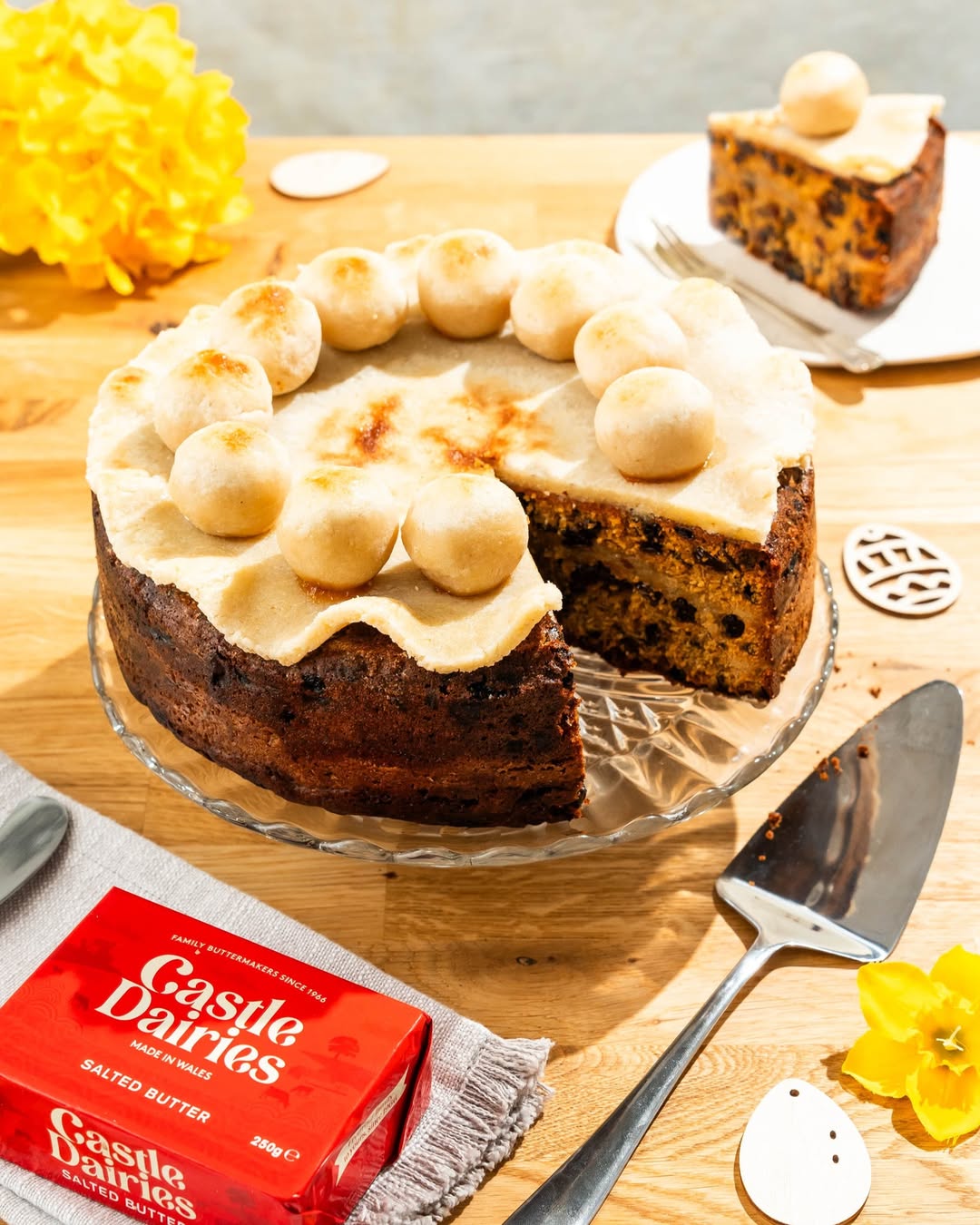 Mary Berry Simnel Cake Recipe 3 Mary Berry's simnel cake is the ultimate traditional Easter bake — rich fruit cake layered with marzipan and topped with eleven marzipan balls.