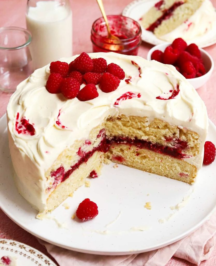 Mary Berry White Chocolate and Raspberry Cake Recipe 2 Mary Berry White Chocolate and Raspberry Cake Recipe