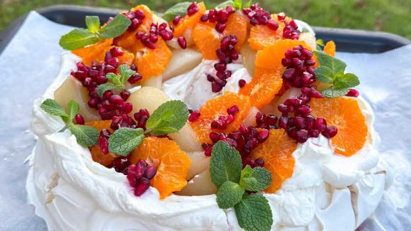 Mary Berry Christmas Wreath Pavlova Recipe