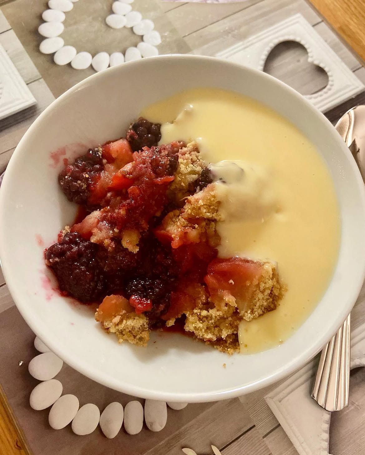 Mary Berry Blackberry and Apple Crumble Recipe 5 Mary Berry Blackberry and Apple Crumble Recipe
